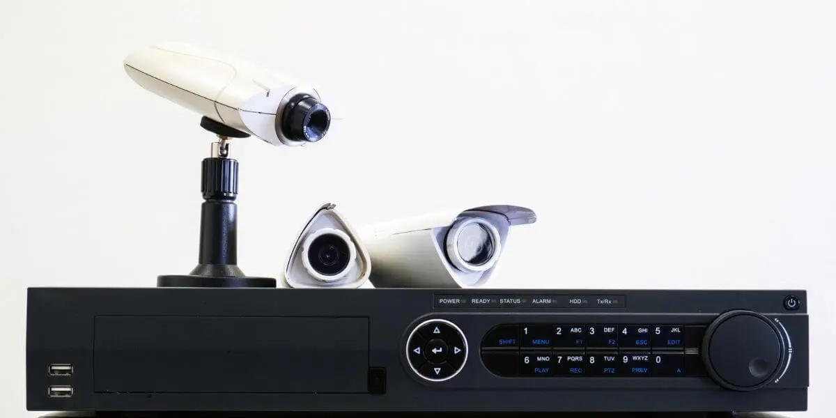 تفاوت دستگاه ضبط DVR و NVR