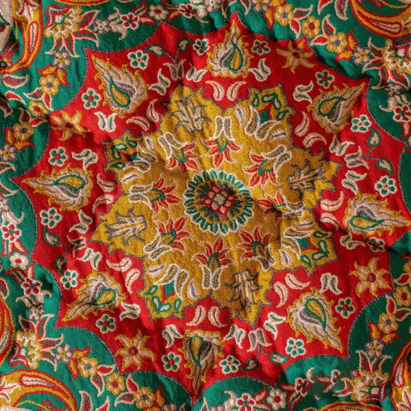 لحاف کرسی دست دوز ترمه طرح اردیبهشت رنگ کرم